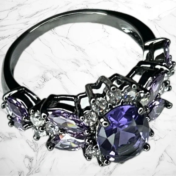 Women’s ring Black with Purple Stones Ring NWT With Ring Box - Picture 5 of 7